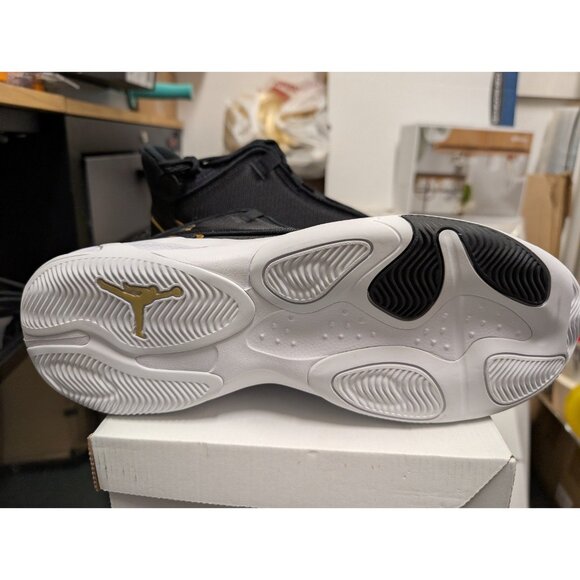 Air Jordan Max Aura 4 Gold Black Sneaker, Size 12 BNIB DN3687-007 - Picture 4 of 5